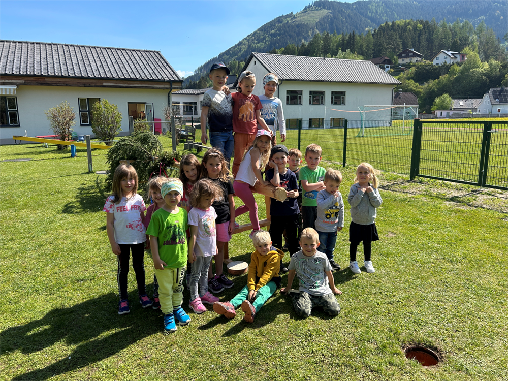 Maibaum+-+Kindergarten+Stein+an+er+Enns